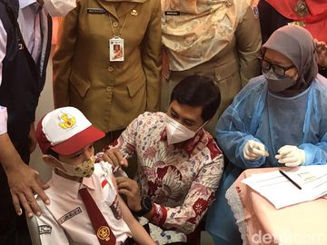 Kick Off Vaksin Corona 6-11 Tahun, Gimana Rasanya Disuntik Wakil Menteri?