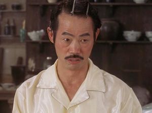 Yuen Wah, Bintang Kungfu Hustle yang Tolak Jackie Chan Dua Kali Yuen Wah, Bintang Kungfu Hustle yang Tolak Jackie Chan Dua Kali