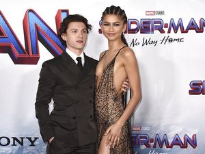 Jawaban Zendaya soal Hamil Anak Tom Holland