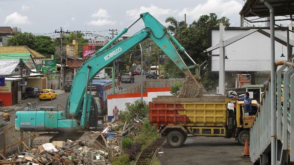 Dukung Kawasan Malioboro, Puluhan Kios di Jalan Pasar Kembang Dibongkar