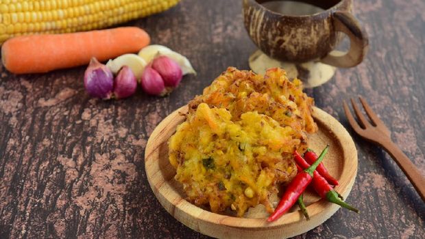 Bakwan jagung, corn fritters