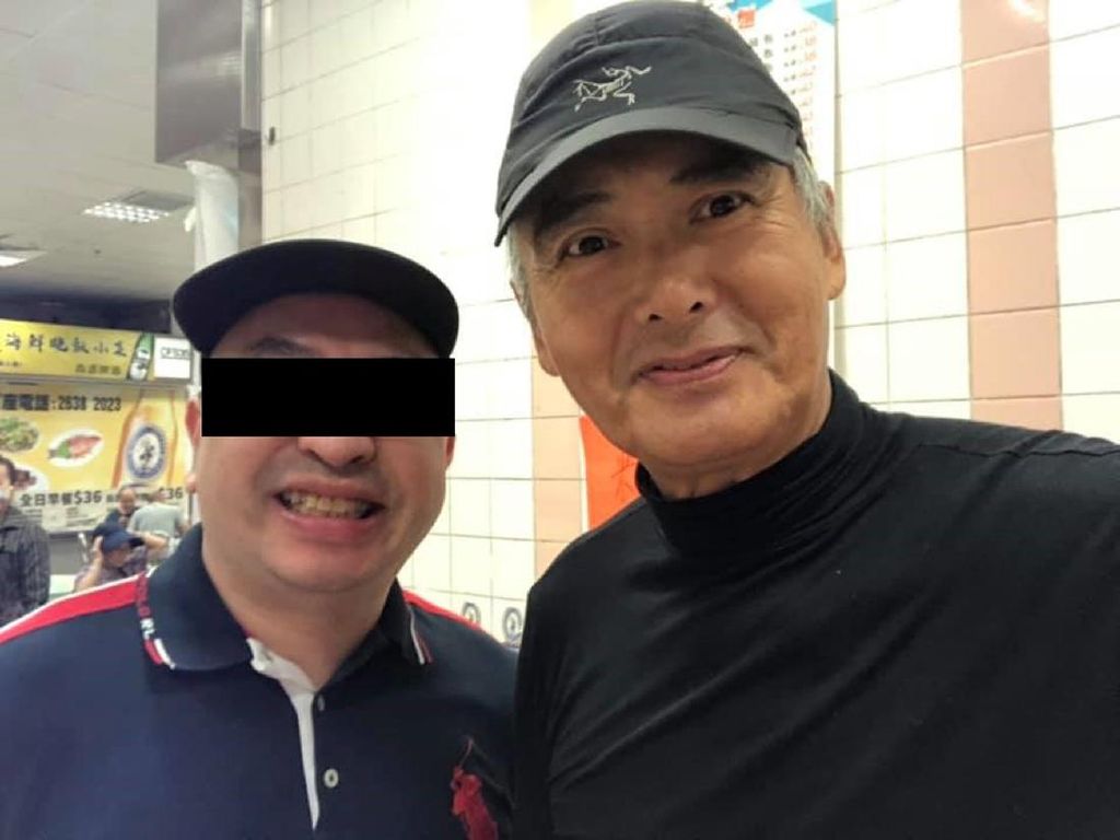 Chow Yun Fat Makan Mie Berlabel Halal, Penggemar Fokus ke Tubuh Kurusnya