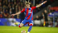 Kante dan Kovacic kerap cedera. Pos gelandang tengah praktis hanya menyisakan Jorginho, yang mana Saul Niguez pun dikabarkan tidak dipermanenkan. Apa Chelsea mau pulangkan Conor Gallagher yang main apik di Crystal Palace musim lalu? (AP/David Cliff)