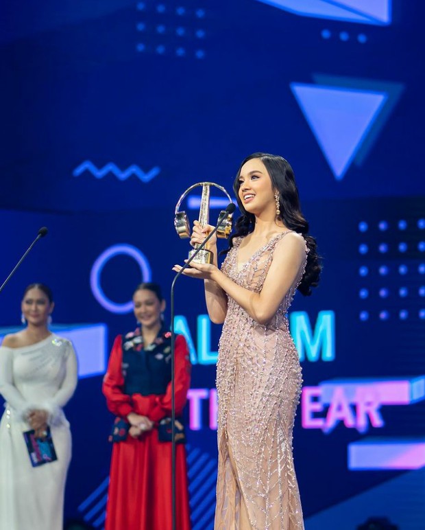 Deretan prestasi Lyodra sepanjang tahun 2021/Foto: Instagram.com/lyodraofficial Deretan prestasi Lyodra sepanjang tahun 2021/Foto: Instagram.com/lyodraofficial