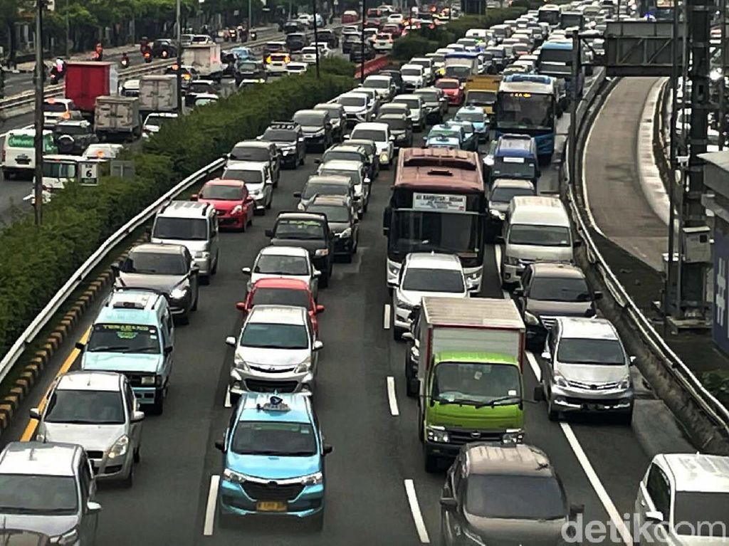 Populasi Kendaraan di Indonesia Tembus 145 Juta Unit, Paling Banyak Bukan di Jakarta! Populasi Kendaraan di Indonesia Tembus 145 Juta Unit, Paling Banyak Bukan di Jakarta!