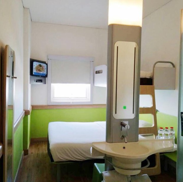 Kamar Tidur Ibis Budget Asia Afrika/foto: instagram.com/ibisbudgetbandung dengan desain minimalis dan letak yang strategis, Ibis Budget Bandung Asia-Afrika bisa menjadi pilihan staycation