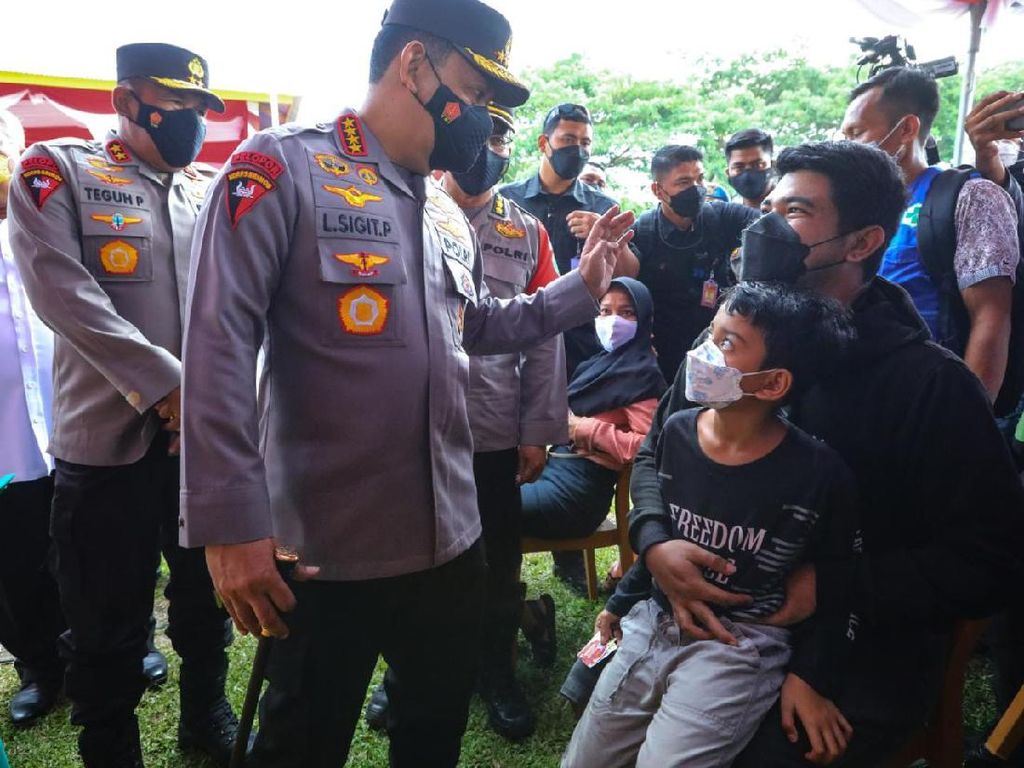 Akselerasi Vaksinasi Se-Indonesia, Kapolri Optimistis Target 70 Persen Terwujud