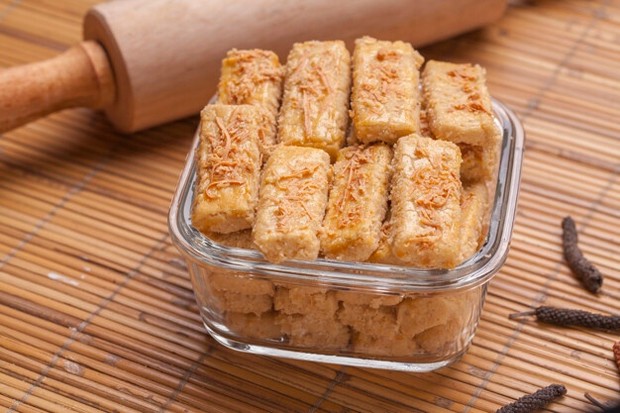 Kastengel menjadi salah satu kudapan yang wajib disiapkan saat Natal/Foto: Freepik.com/Dwiputras