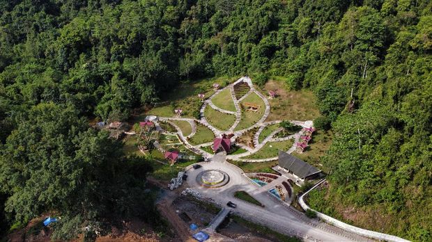 Lahan Terluka ke Permata Hijau Kisah Transformasi Kebun Raya Kendari