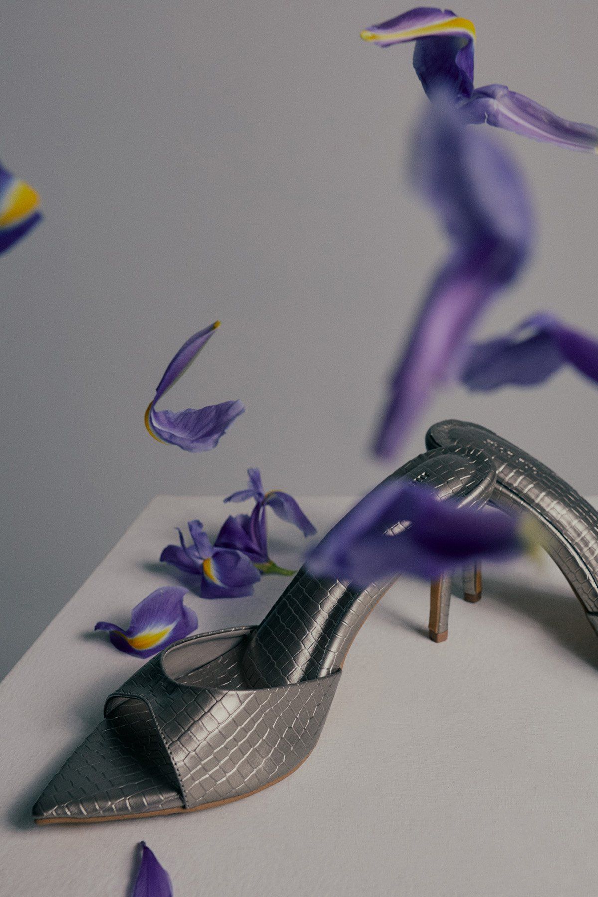 MON RUE - On - Point Heels In Coin