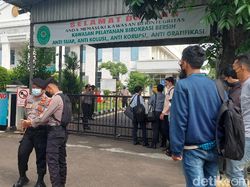 Munarman Hadapi Sidang Vonis Kasus Terorisme Hari Ini