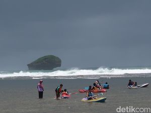 Waspada! Gelombang Tinggi Perairan Selatan Cilacap-Jogja 3 Hari ke Depan