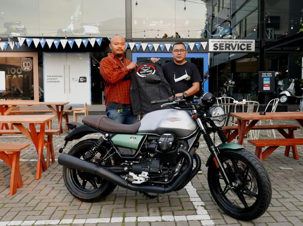 Moto Guzzi V7 Stone Edisi Khusus Rp 550 Juta Terjual di Indonesia, Ini Pembeli Pertamanya