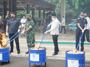 Pemkab Sidoarjo dan Bea Cukai Jatim Musnahkan Rokok Ilegal Hasil Operasi 2021