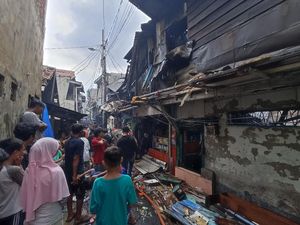 Cerita Kepanikan Warga Saat Kebakaran Pasar Gaplok Jakpus