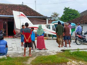 Pesawat Terbang yang Dibuat Pria Asal Lamongan Akan Didarmabaktikan ke Negara Pesawat Terbang yang Dibuat Pria Asal Lamongan Akan Didarmabaktikan ke Negara