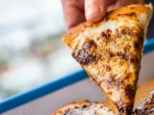 10 Pizza dengan Topping Aneh di Dunia, Pakai Durian dan Daging Kanguru 10 Pizza dengan Topping Aneh di Dunia, Pakai Durian dan Daging Kanguru