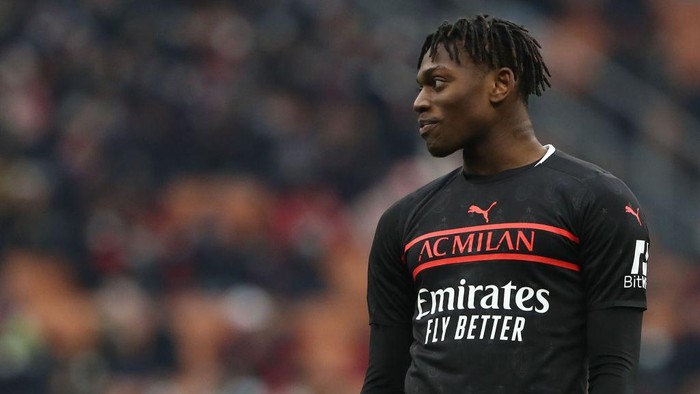 MILAN, ITALY - DECEMBER 04: Rafael Leao of AC Milan looks on during the Serie A match between AC Milan v US Salernitana at Stadio Giuseppe Meazza on December 04, 2021 in Milan, Italy. (Photo by Marco Luzzani/Getty Images)
