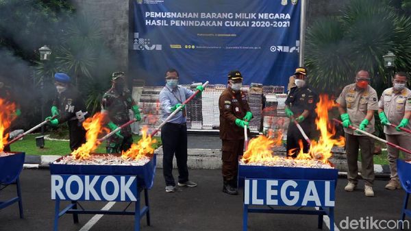 Serba Ilegal, Rokok Hingga Miras Dimusnahkan