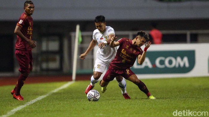 Sempat Tertinggal, Sriwijaya Kalahkan Persiba Sriwijaya FC menjadi pemenang pertama Babak 8 Besar Liga 2 2021. Laskar Wong Kito menang 2-1 atas Persiba Balikpapan di Stadion Pakansari, Rabu (15/12/2021).