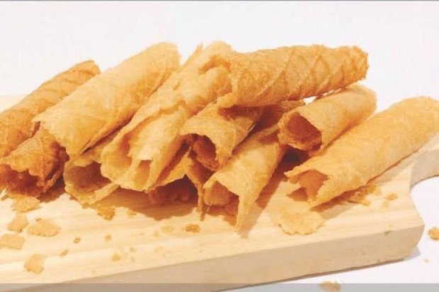 Semprong menjadi salah satu kudapan yang wajib disiapkan saat Natal/Foto: Belanga.id