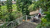 Foto: Sisi Barat, Kedai Kopi Asyik Dekat Kampus IPB