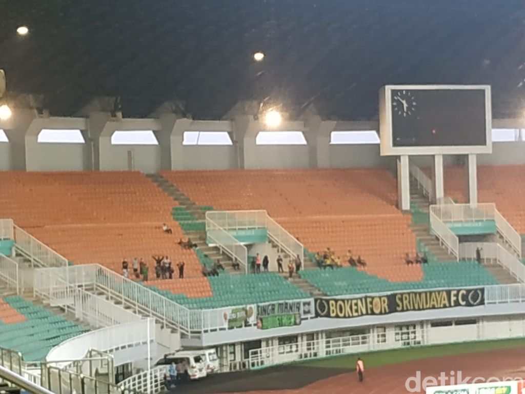 Stadion Pakansari Uji Coba Penonton