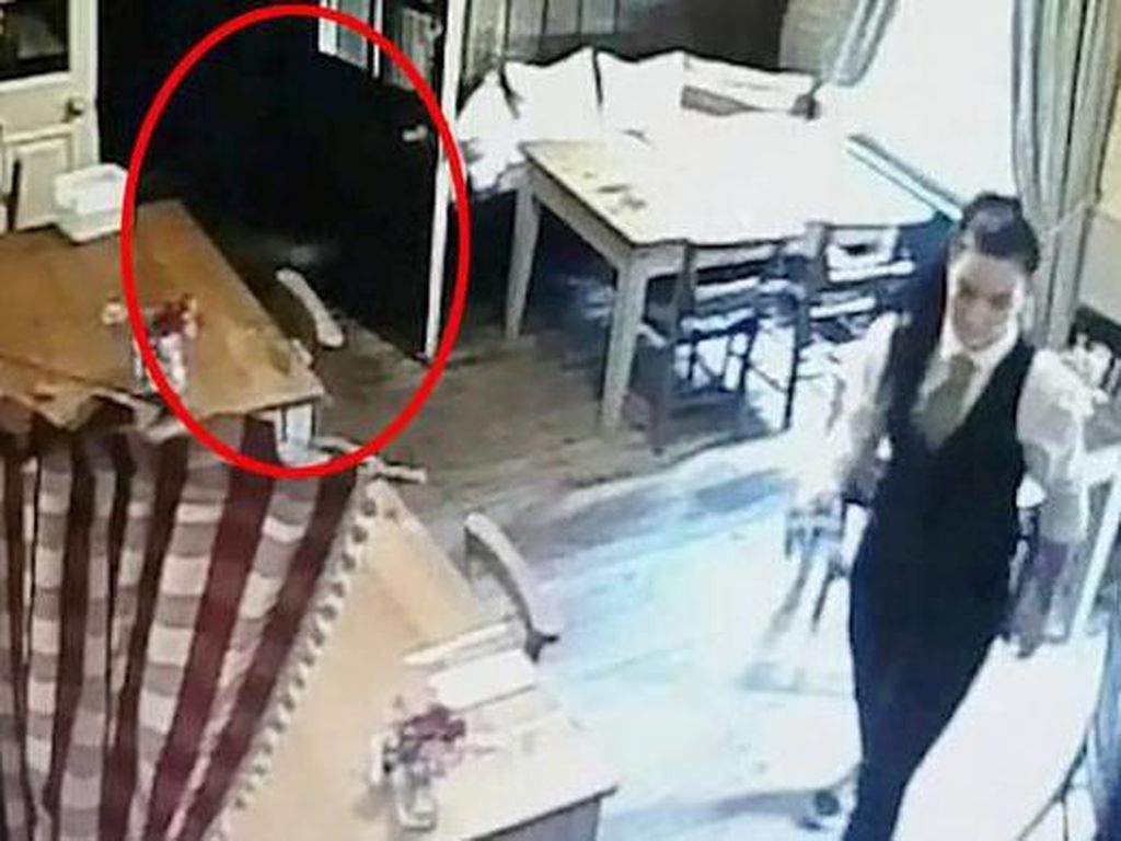 Terkenal Angker, Banyak Penampakan Misterius di Restoran hingga Bar Ini Terkenal Angker, Banyak Penampakan Misterius di Restoran hingga Bar Ini
