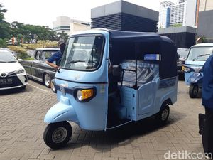 Sesaat Jadi Sopir Bajaj Listrik Transmisi Matic, Dijamin Anti Disko Sesaat Jadi Sopir Bajaj Listrik Transmisi Matic, Dijamin Anti Disko