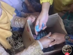 Viral Emak-emak Kasih Uang Kondangan Tanpa Amplop, Ada yang Minta Kembalian