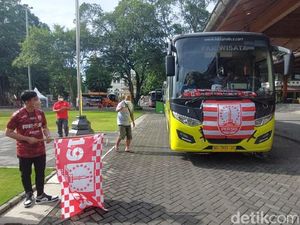 Gibran Lepas Seratusan Suporter Persis Solo ke Stadion Pakansari
