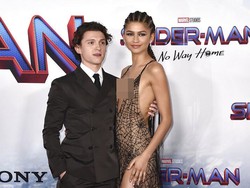 Tom Holland-Zendaya Tatoan Bareng Sebelum Tunangan, Gambar Huruf t dan z