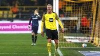 Erling Haaland berada di urutan ketiga. Ia mencetak 49 gol dari 51 laga bersama Borussia Dortmund dan Timnas Norwegia. Ngeri! Foto: Getty Images/Dean Mouhtaropoulos