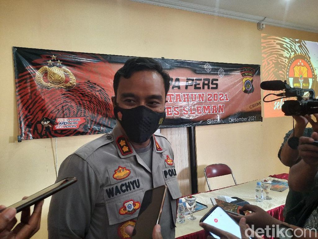 Polisi Buru Elwizan Aminudin, Dokter Gadungan di PSS Sleman