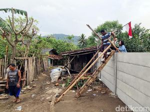Warga di Sukabumi Curhat Akses Jalan Ditembok Perusahaan BUMN Warga di Sukabumi Curhat Akses Jalan Ditembok Perusahaan BUMN