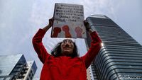 Geng Money Heist Geruduk JPO Sudirman, Ada Apa?