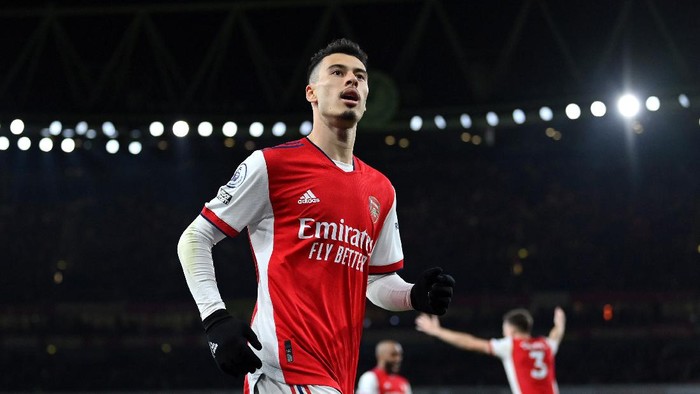 LONDON, ENGLAND - DECEMBER 15: Gabriel Martinelli of Arsenal celebrates after scoring their teams first goal during the Premier League match between Arsenal and West Ham United at Emirates Stadium on December 15, 2021 in London, England. (Photo by Justin Setterfield/Getty Images)