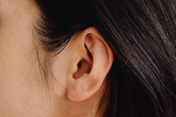 Belakang telinga bisa menyebarkan aroma parfum