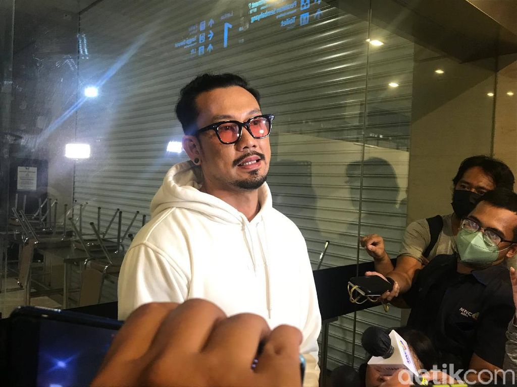 Denny Sumargo Bawa Istri dan Korban Eks Manajernya untuk Jadi Saksi