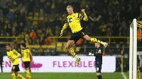 Erling Haaland Terbang: Saat Jebol Gawang Lawan, Ketika Merayakan