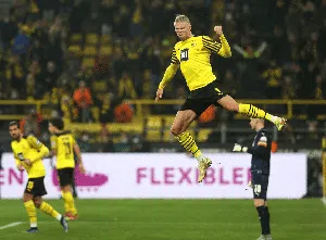 Erling Haaland Terbang: Saat Jebol Gawang Lawan, Ketika Merayakan