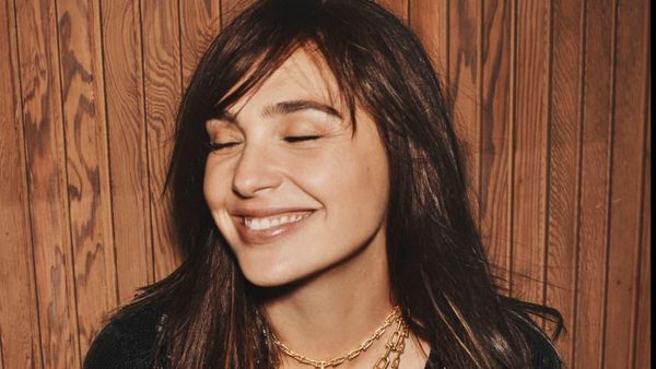 Gal Gadot Kini Jadi Juragan Makaroni Keju