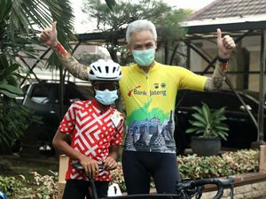 Semringah Yudha Murid SMP yang Gowes Cilacap-Semarang Ketemu Ganjar Semringah Yudha Murid SMP yang Gowes Cilacap-Semarang Ketemu Ganjar