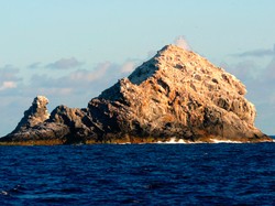 Gunung Berapi Terbesar Dunia Bersembunyi di Bawah Laut