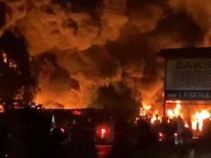 Gudang Diduga Penampungan Minyak Ilegal di Sumsel Terbakar, Polisi Selidiki