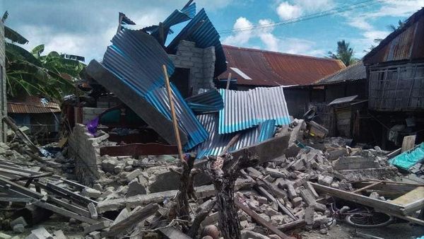 Kerusakan di Selayar Akibat Gempa M 7,4 NTT