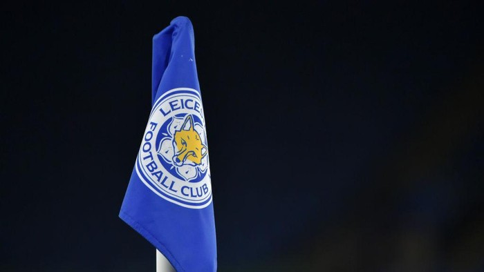 LEICESTER, ENGLAND - JANUARY 16: A detailed view of the Leicester City crest on the corner flag prior to the Premier League match between Leicester City and Southampton at The King Power Stadium on January 16, 2021 in Leicester, England. Sporting stadiums around England remain under strict restrictions due to the Coronavirus Pandemic as Government social distancing laws prohibit fans inside venues resulting in games being played behind closed doors. (Photo by Rui Vieira - Pool/Getty Images)