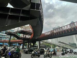 JPO Sudirman yang Dibanggakan Anies Tuai Kritik: Tak Ramah Pejalan Kaki JPO Sudirman yang Dibanggakan Anies Tuai Kritik: Tak Ramah Pejalan Kaki