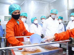 Menperin Cek Penerapan Teknologi 4.0 Pada IKM Menperin Cek Penerapan Teknologi 4.0 Pada IKM