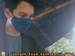 Netizen Bela Penjual Gorengan Ganteng yang Disuruh Jadi PNS Netizen Bela Penjual Gorengan Ganteng yang Disuruh Jadi PNS